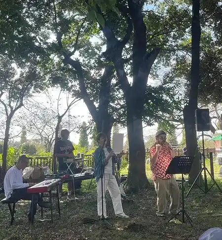 音楽をしている1